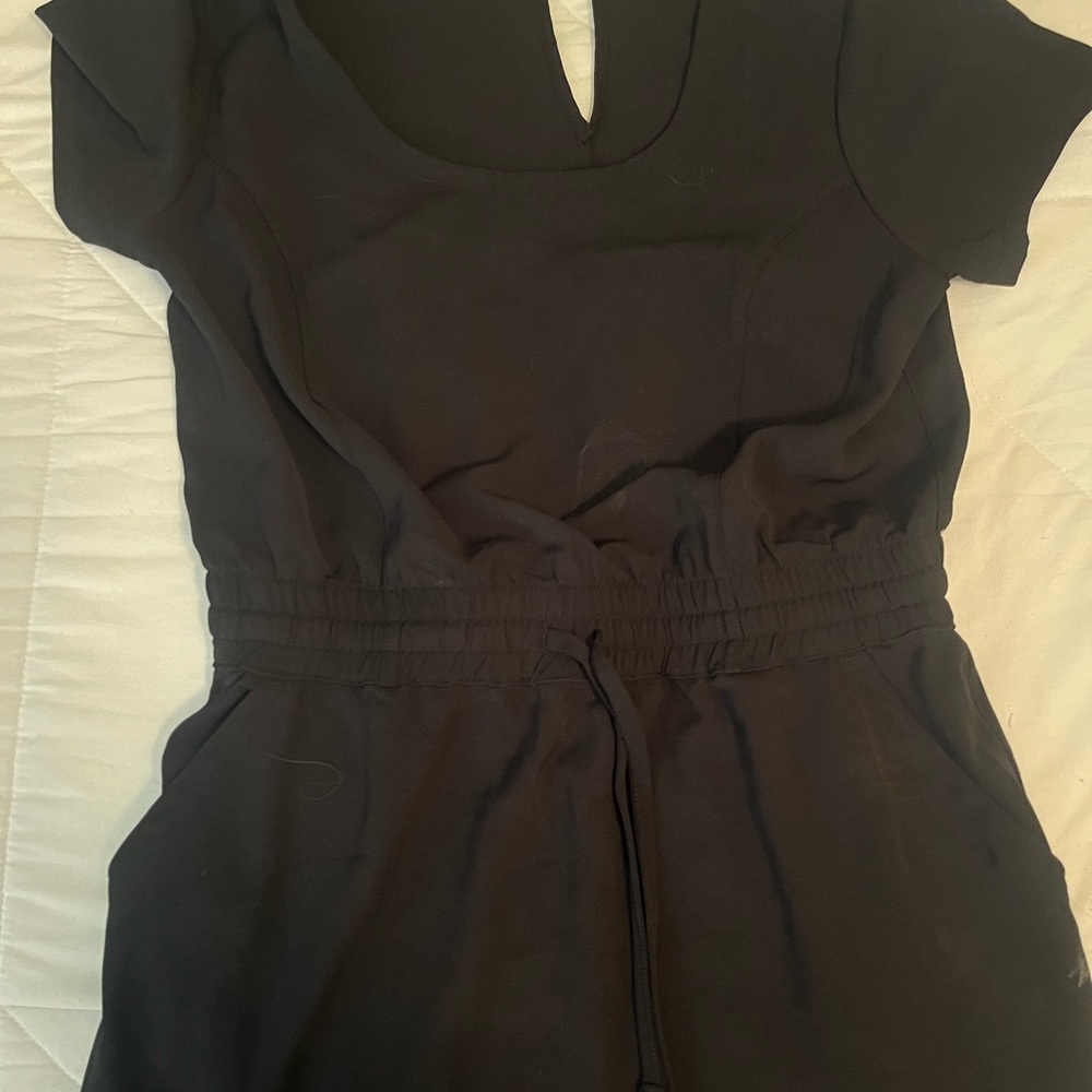black short sleeve jumper